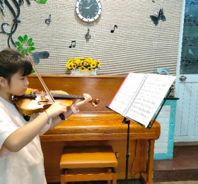 Khám phá âm nhạc qua lớp học violin cho thiếu nhi