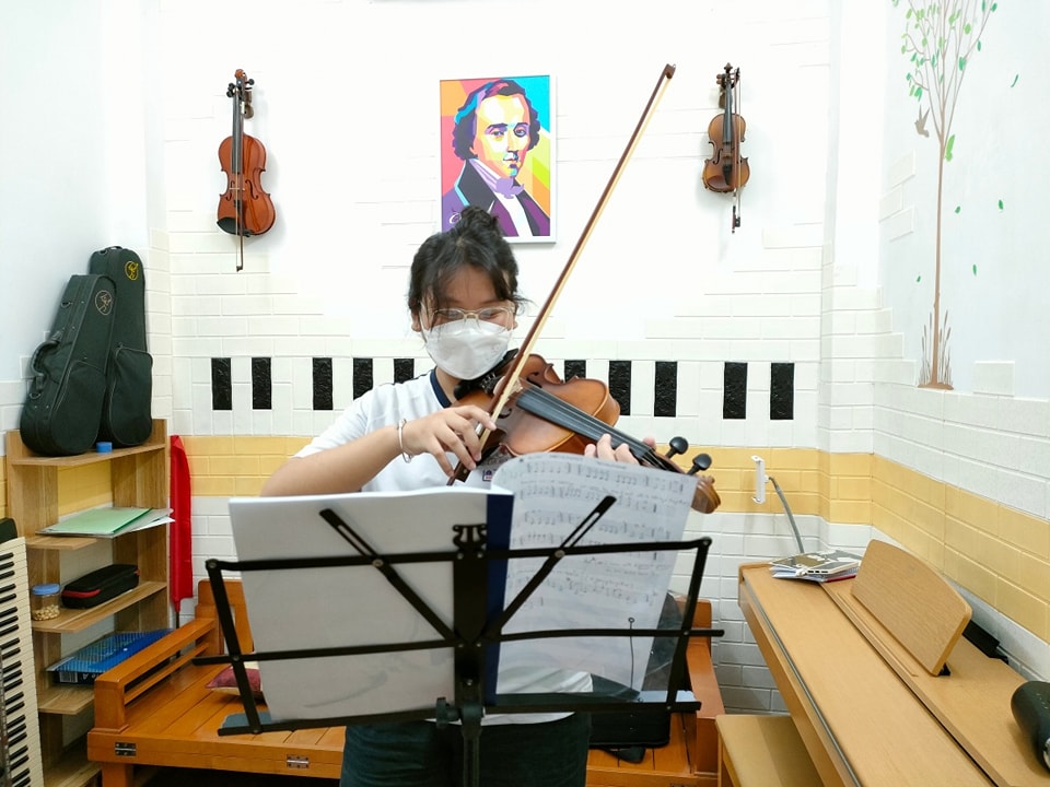 lớp học violin cho người lớn